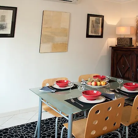 Apartament D Artiste